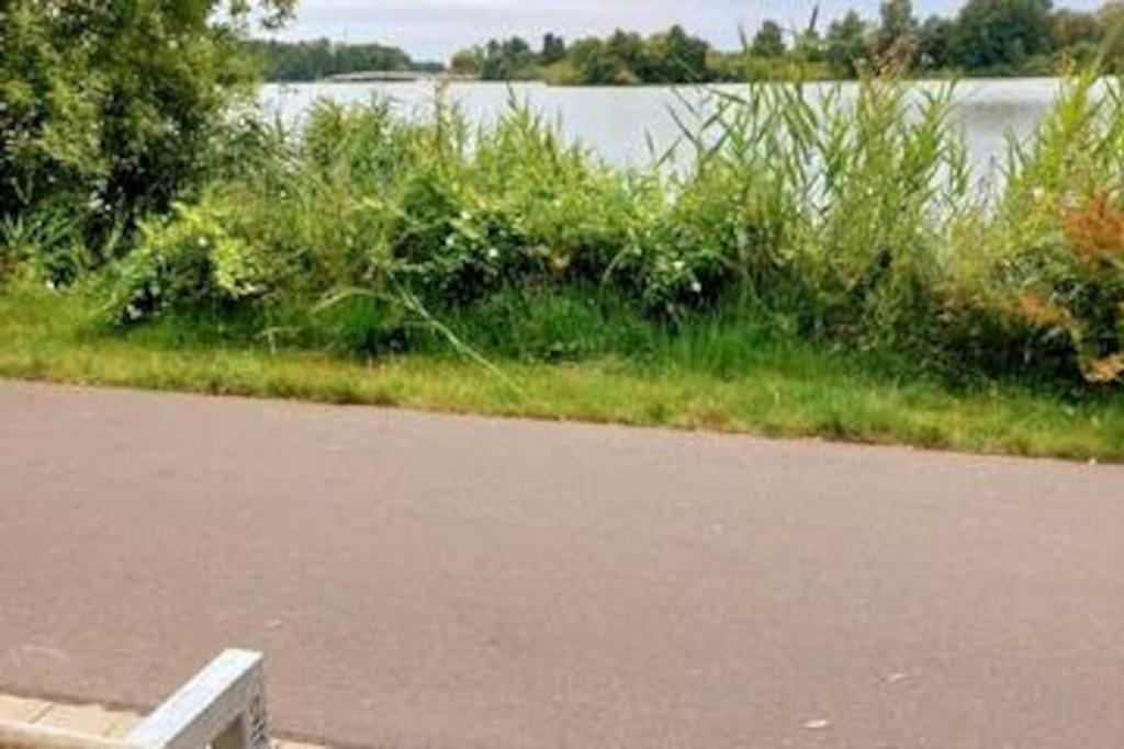 Zentrale Ferienwohnung - Direkt Am See Und Schloss Schwerin  Exterior foto