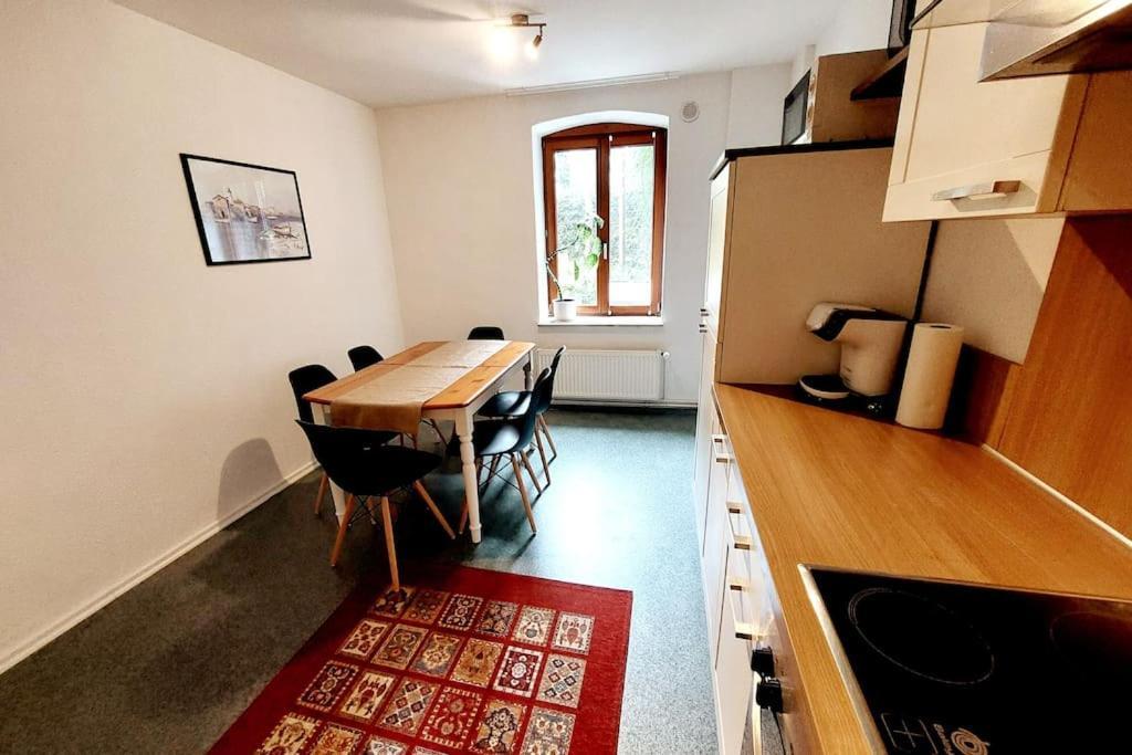 Zentrale Ferienwohnung - Direkt Am See Und Schloss Schwerin  Exterior foto