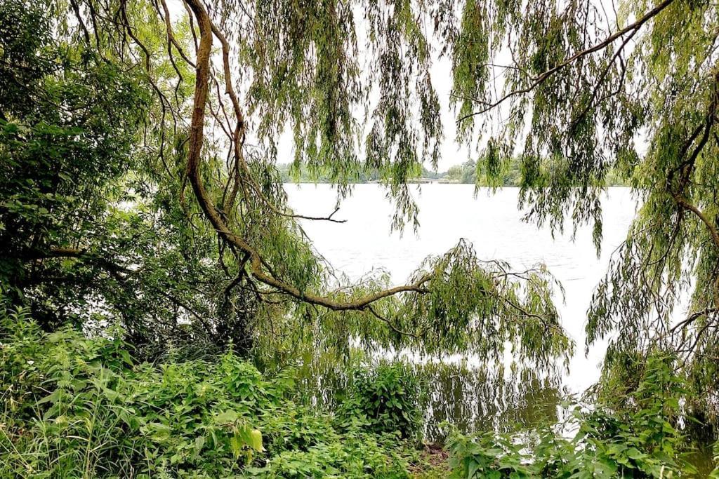 Zentrale Ferienwohnung - Direkt Am See Und Schloss Schwerin  Exterior foto